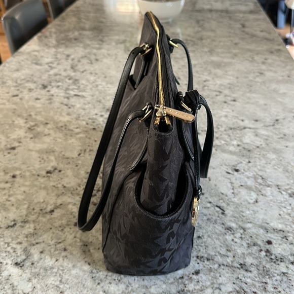 Michael kors bag - Picture 4 of 8